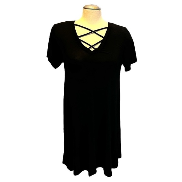 Z Supply The Crisscross Tee Dress in Black - Picture 3 of 16